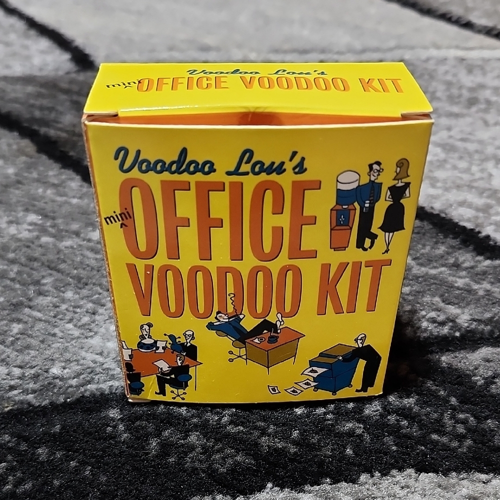 2004 NOVELTY VOODOO LOU'S MINI OFFICE HUMOR KIT GAG GIFT OFFICE THEMED